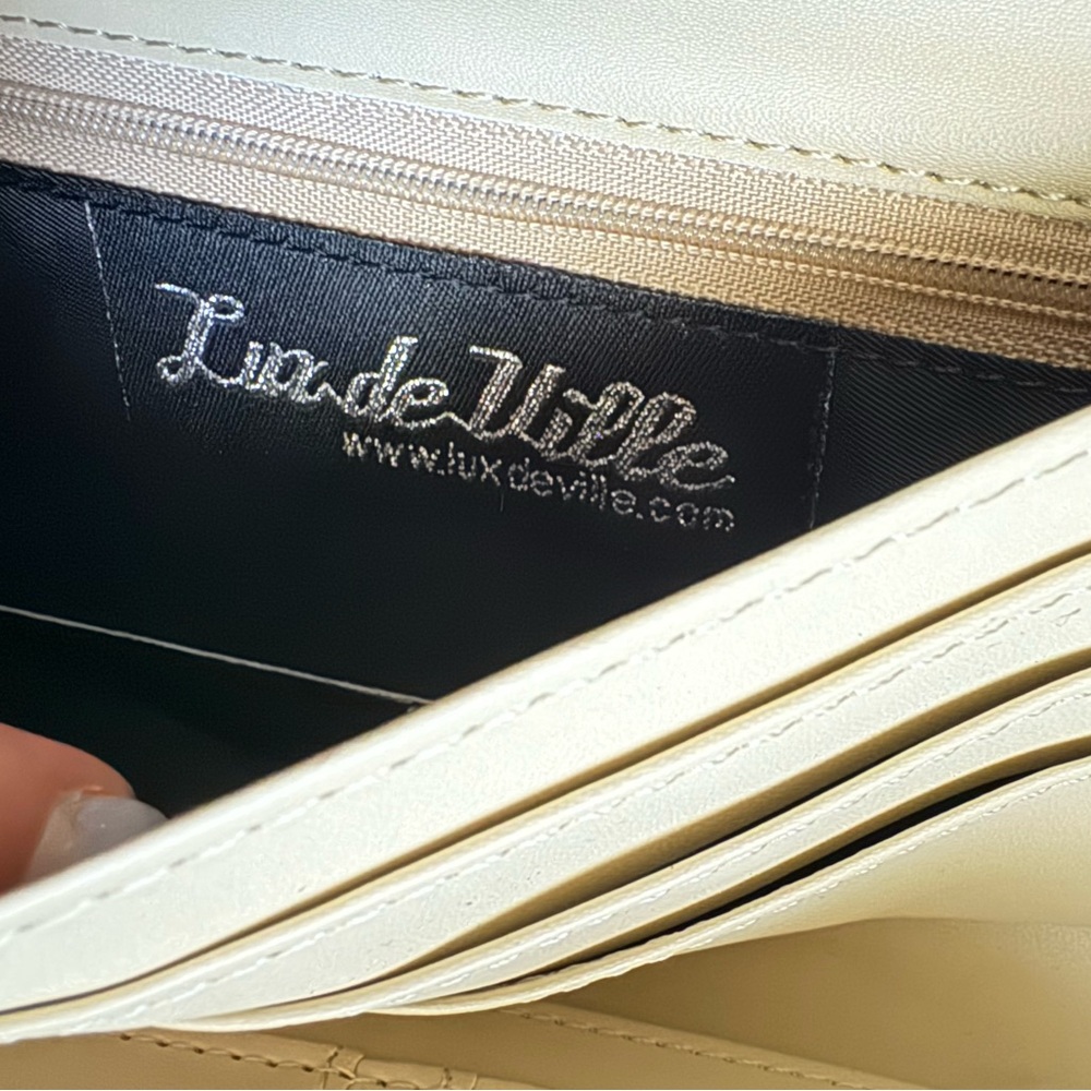 Lux de Ville champagne vinyl wallet - Picture 4 of 5